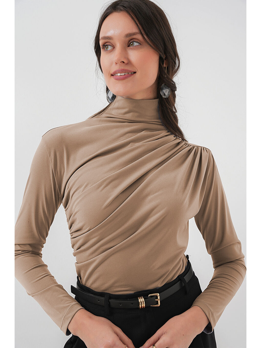 925 Büzgü Detaylı Sandy Bluz - Bej