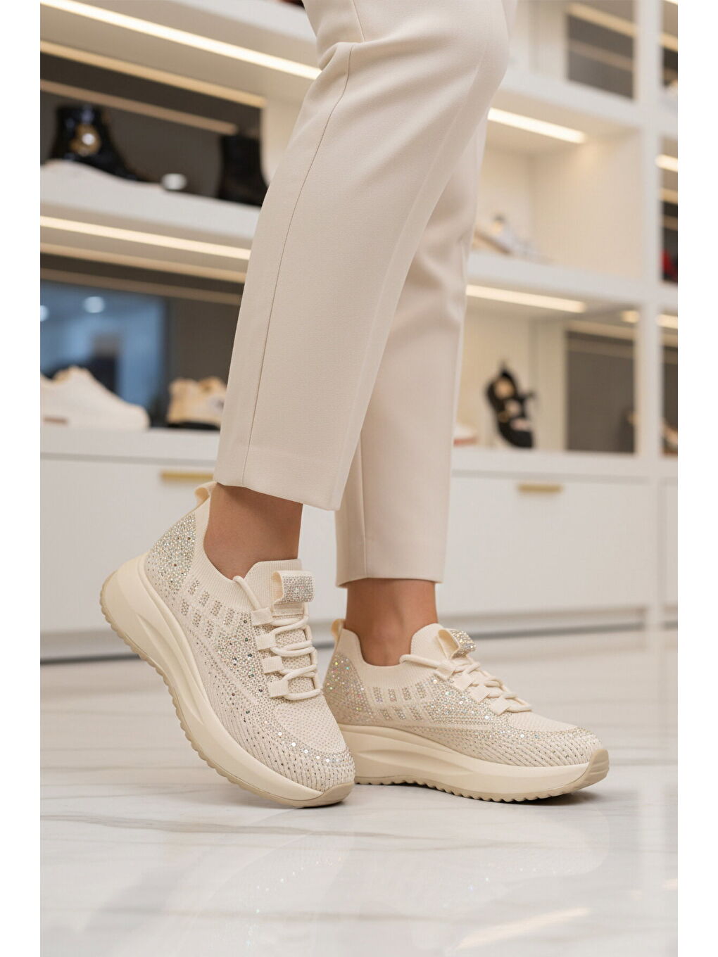 Bej Anorak Hafif Taş İşlemeli Kadın Casual Ayakkabı 26Y301 G-2