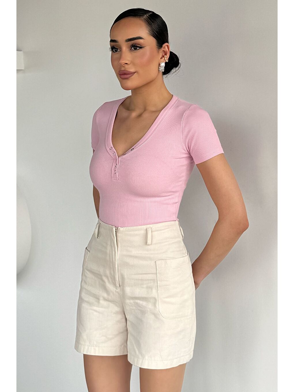 Pembe Kadın V Yaka Ön Çıtçıtlı Elastanlı Bluz-1