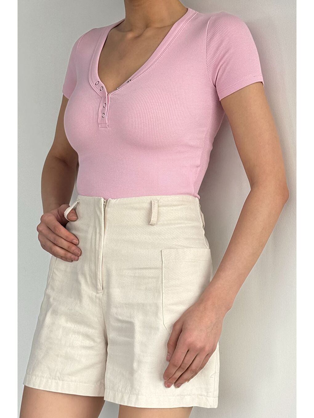 Pembe Kadın V Yaka Ön Çıtçıtlı Elastanlı Bluz-2