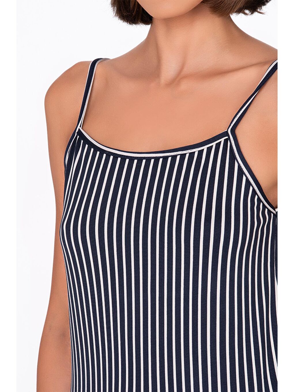 Kadın Lacivert Çizgili İp Askılı Şortlu Pijama Takımı-1