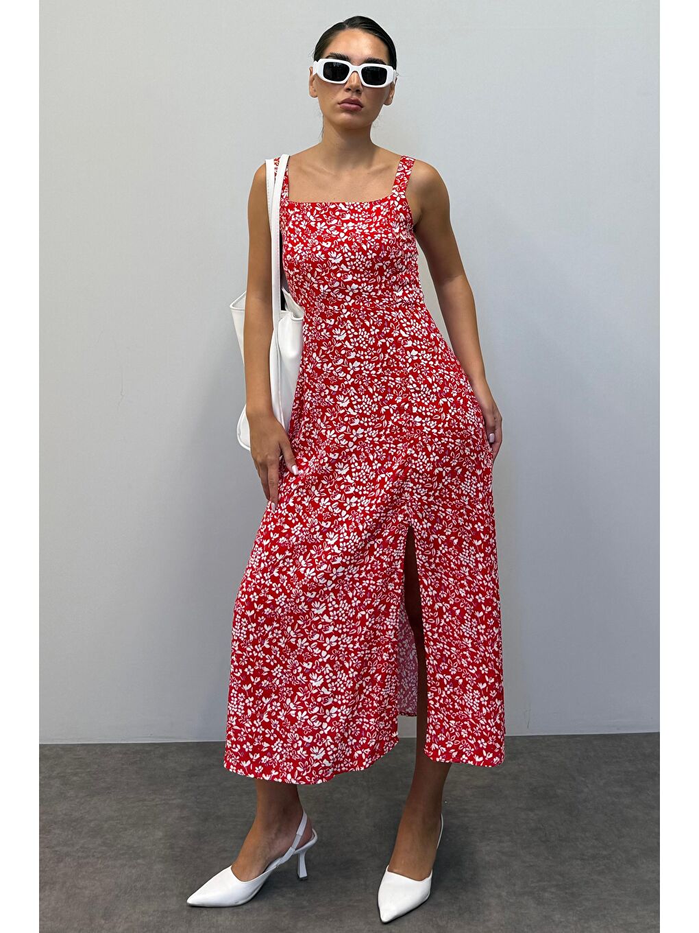 Kırmızı Desenli Yırtmaçlı Uzun Elbise Mg1868