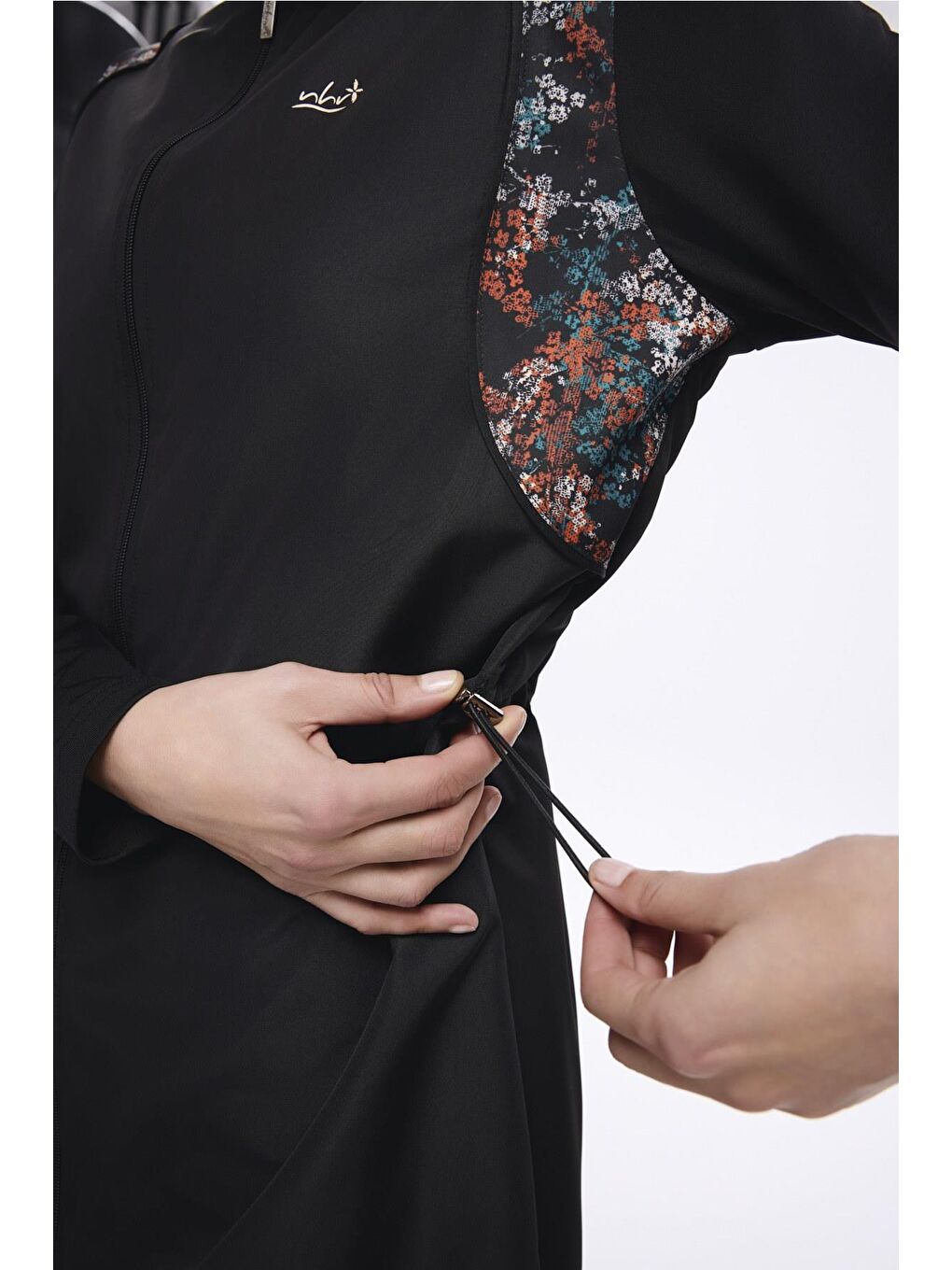 Omuz Bölgesi Desenli Siyah 3 Parça Dokuma Tam Tesettür Mayo Takımı 2274-4