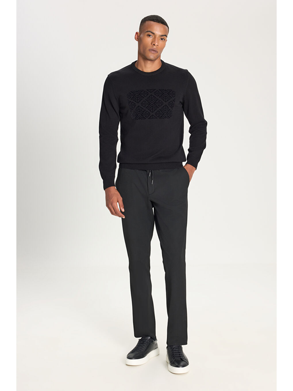 Erkek Siyah %100 Pamuk Standart Fit Bisiklet Yaka Baskılı Triko Kazak-1