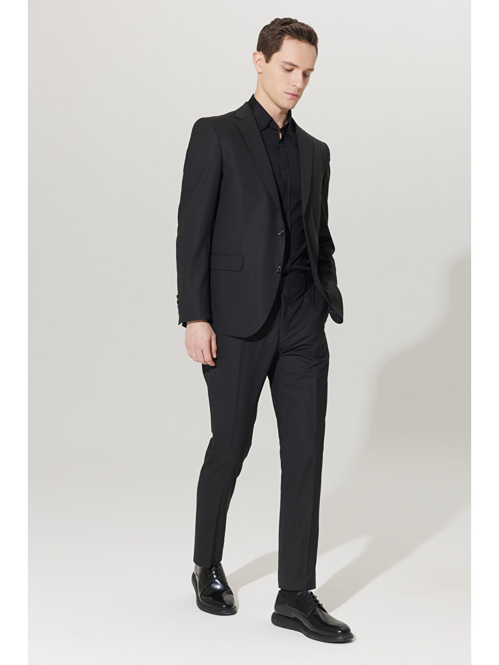 Erkek Siyah Su Geçirmez Regular Fit Geniş Kesim Mono Yaka Yünlü Nano Takım Elbise-6