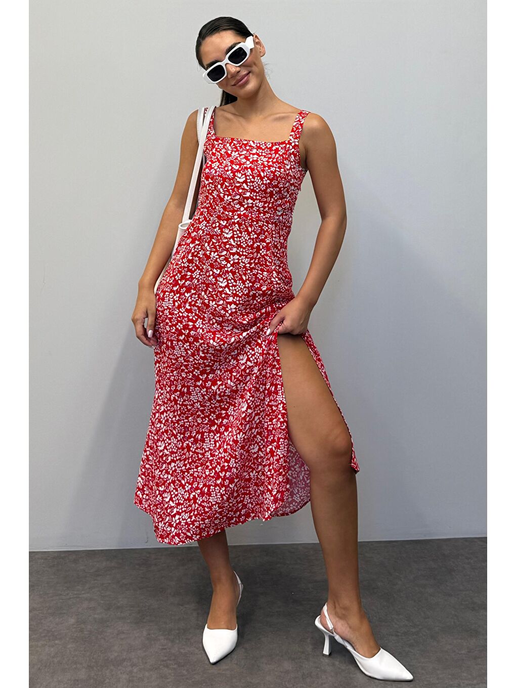 Kırmızı Desenli Yırtmaçlı Uzun Elbise Mg1868-1