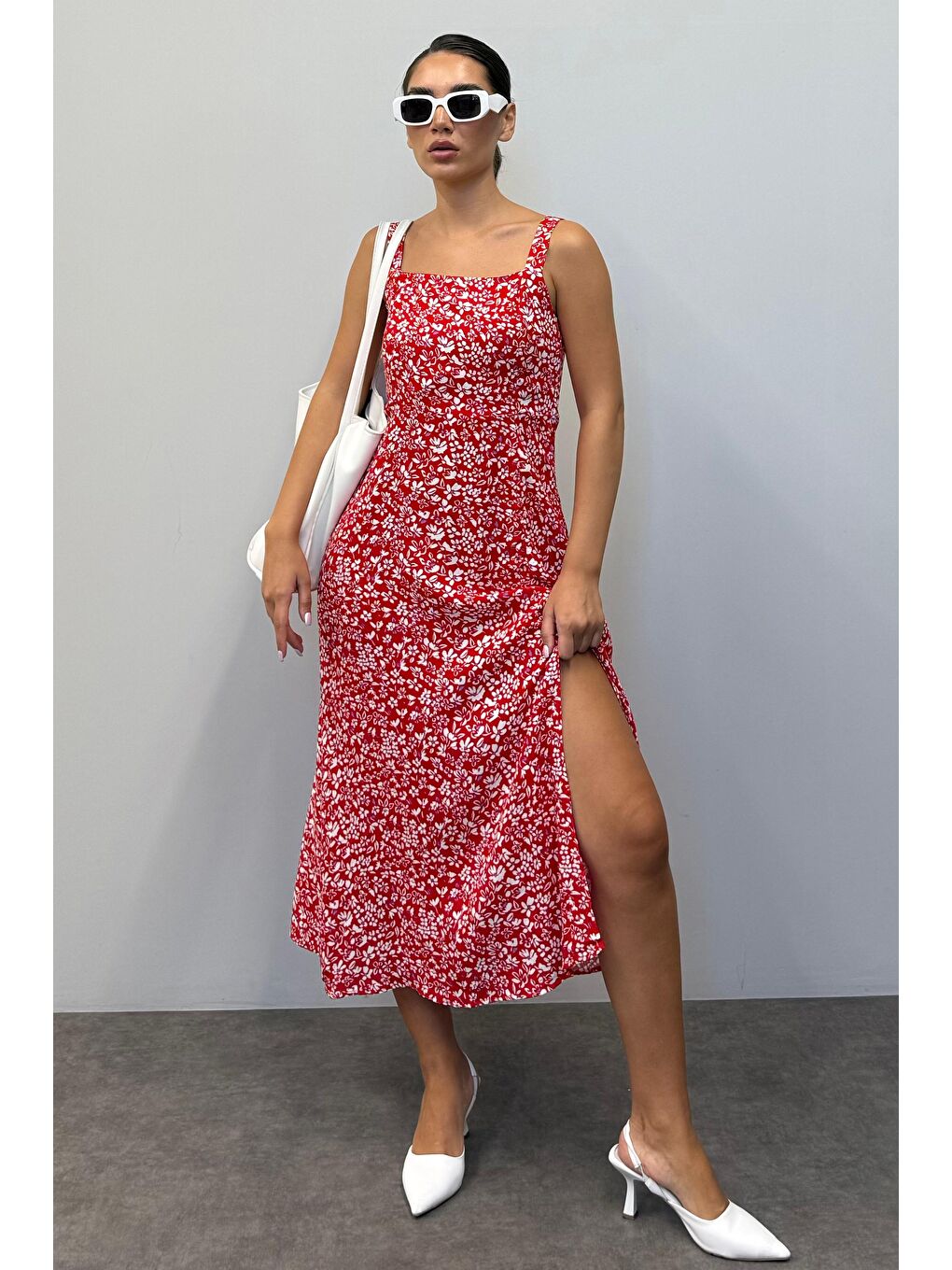 Kırmızı Desenli Yırtmaçlı Uzun Elbise Mg1868-2