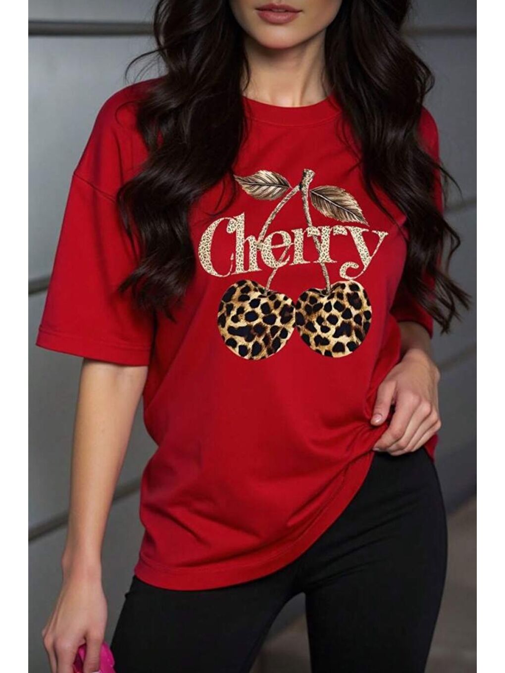 Kırmızı Gold Cherry Kadın Oversize Ön Baskılı Bisiklet Yaka Pamuklu T-Shirt Rahat Kesim