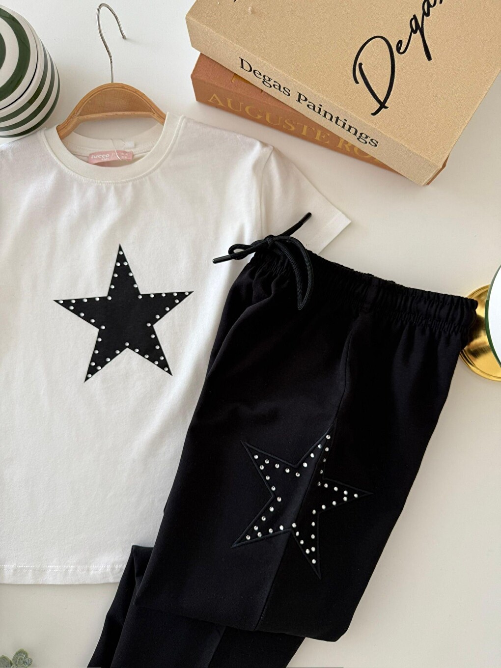 Karışık Kız Çocuk Pamuklu Beyaz Yıldız Aplikeli T-shirt Pantolon Takım-4