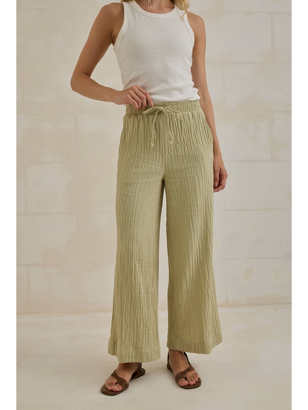 Haki Müslin Bol Paça Pantolon Açık Adaçayı-4