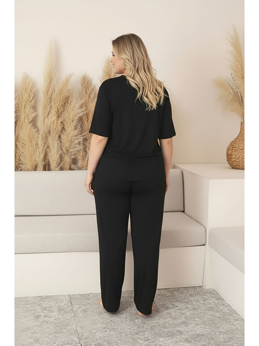 Siyah Yumuşak Dokulu Bambu Kumaş Kısa Kollu Büyük Beden Kadın Pijama Takımı 335-4