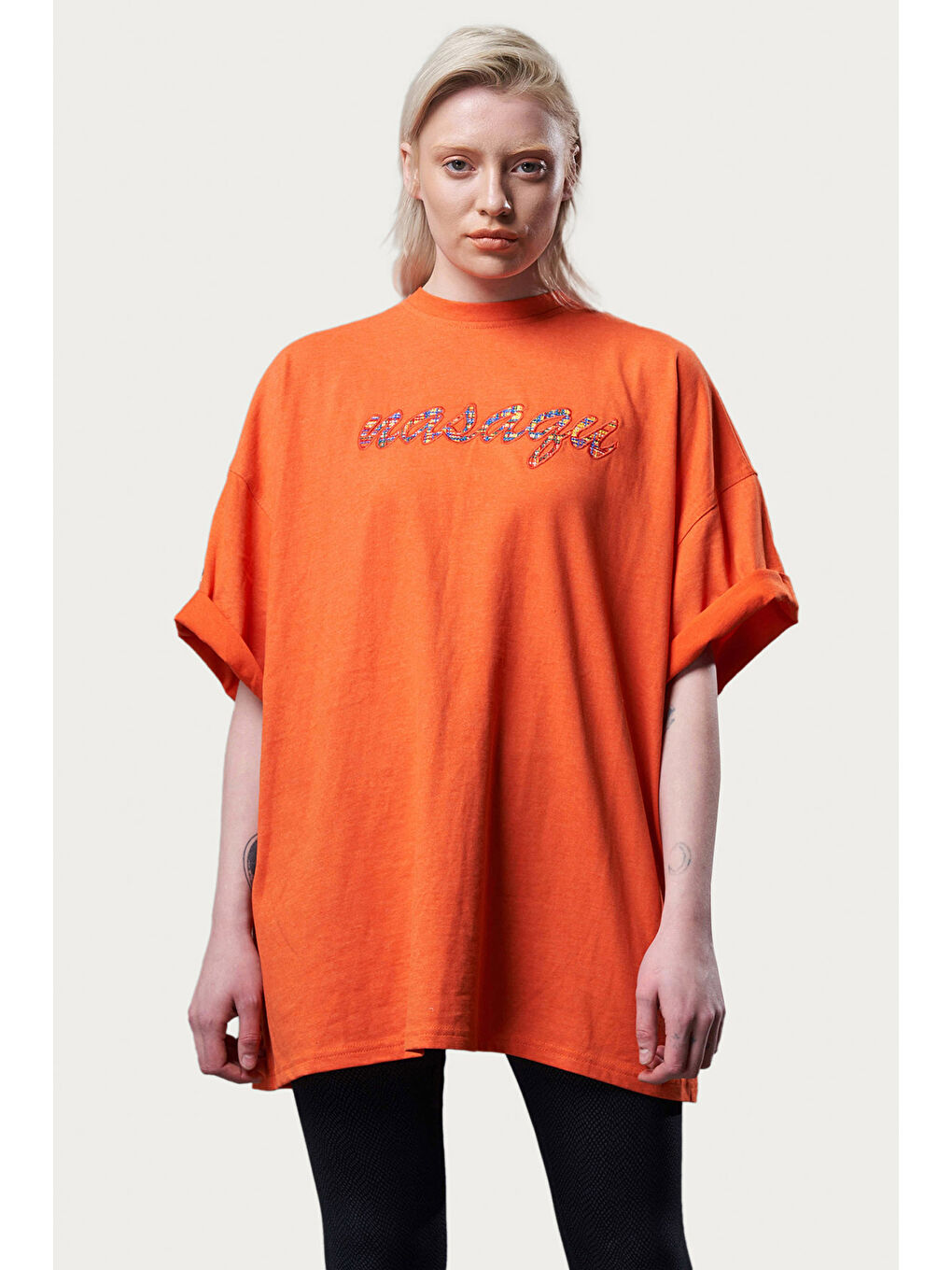 Kırmızı Zını Super Oversıze Sırtı Yırtmaçlı Tshırt   Nar-1