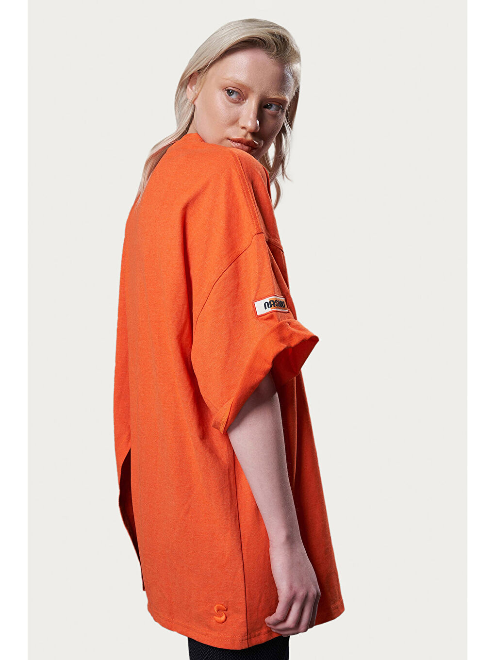 Kırmızı Zını Super Oversıze Sırtı Yırtmaçlı Tshırt   Nar-3