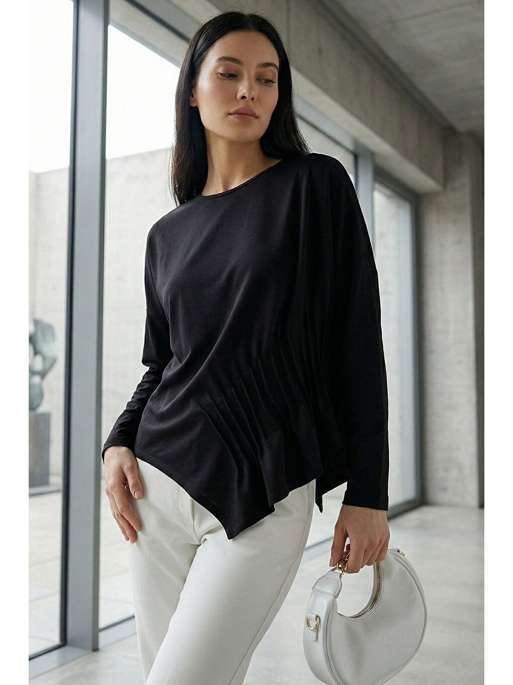 Siyah Kadın Pileli Asimetrik Kesim Bluz-4