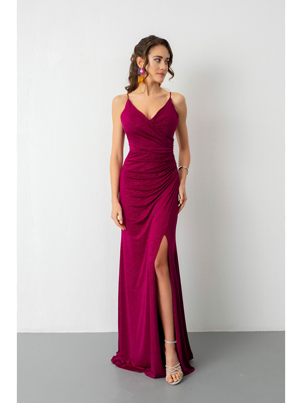 Kadın Fuşya Sırt Dekolteli Simli Uzun Abiye Elbise