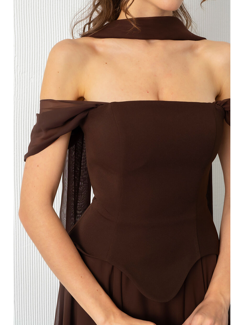 Kadın Kahverengi Şal Yaka Straplez Söz Nişan Abiye Elbise-3