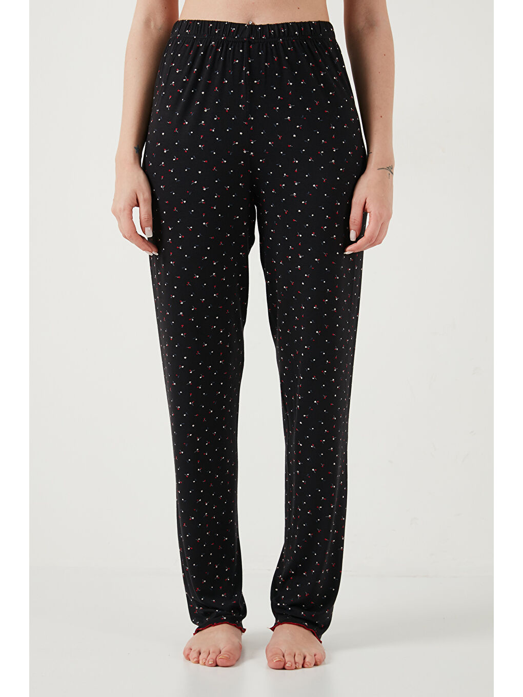 Siyah Desenli Standart Fit Kurdele Detaylı Kısa Kollu Pijama Takımı 6091435-5