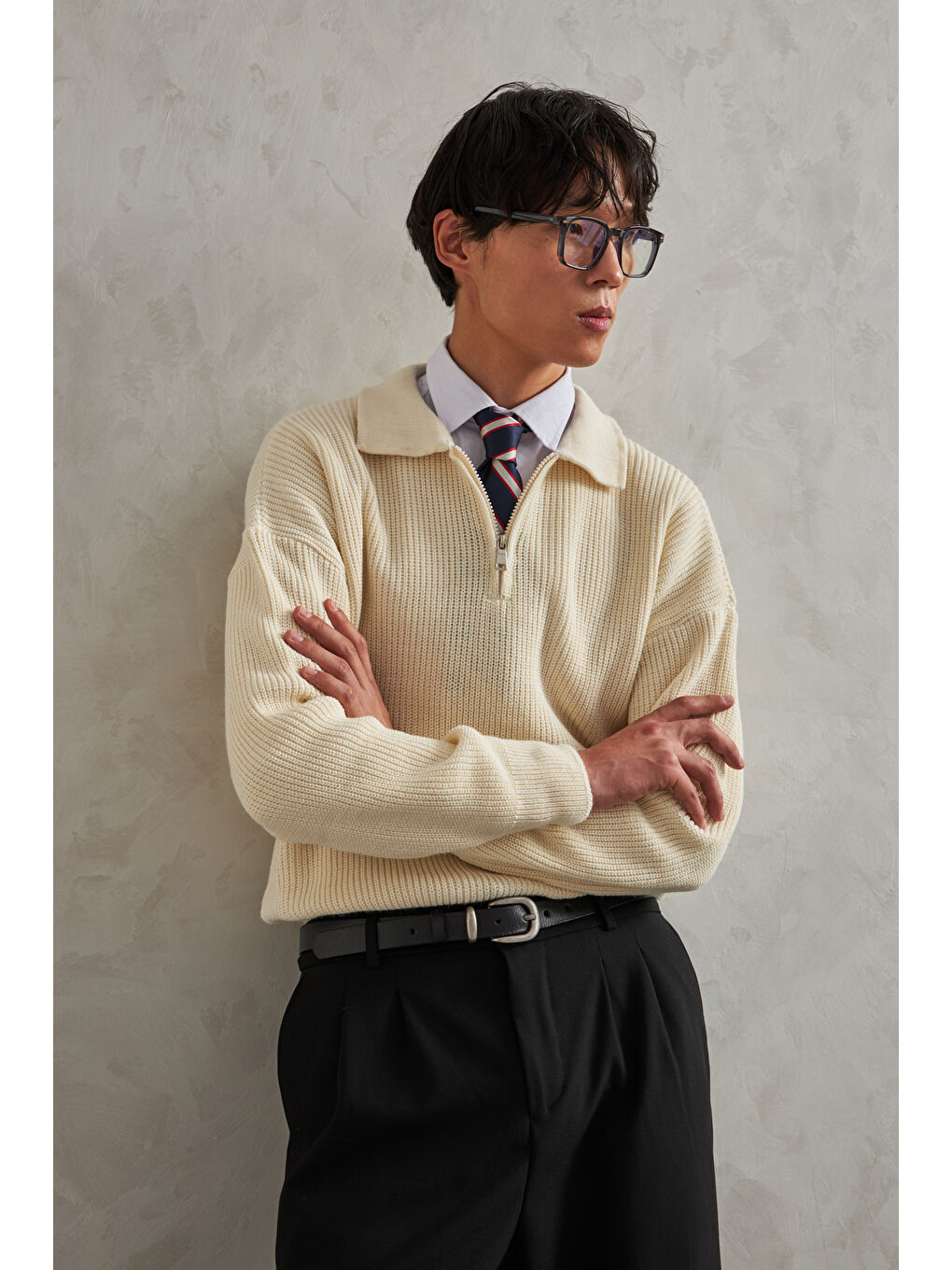 Ekru Erkek Yakası Fermuarlı Oversize Kazak-1