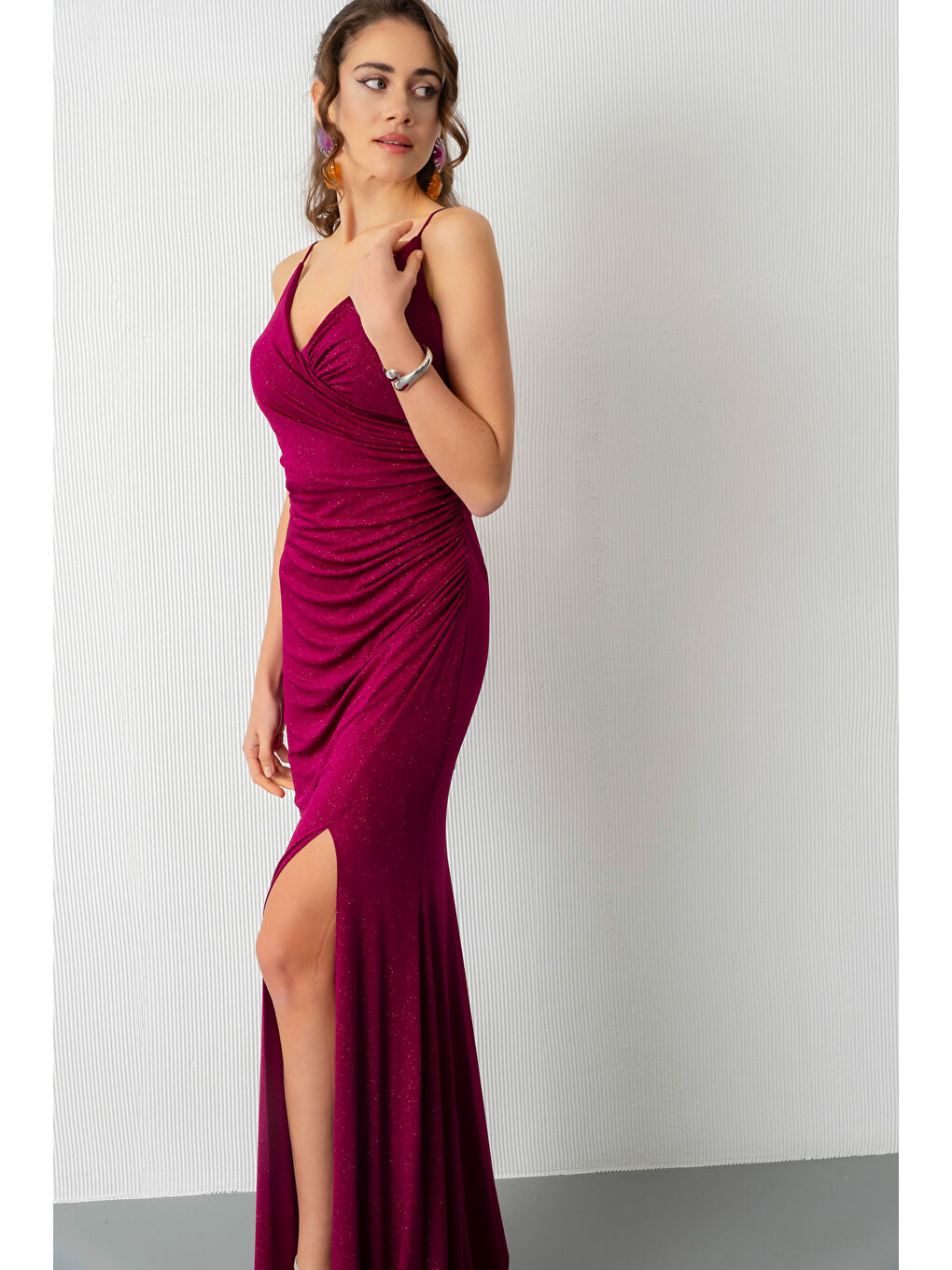 Kadın Fuşya Sırt Dekolteli Simli Uzun Abiye Elbise-2