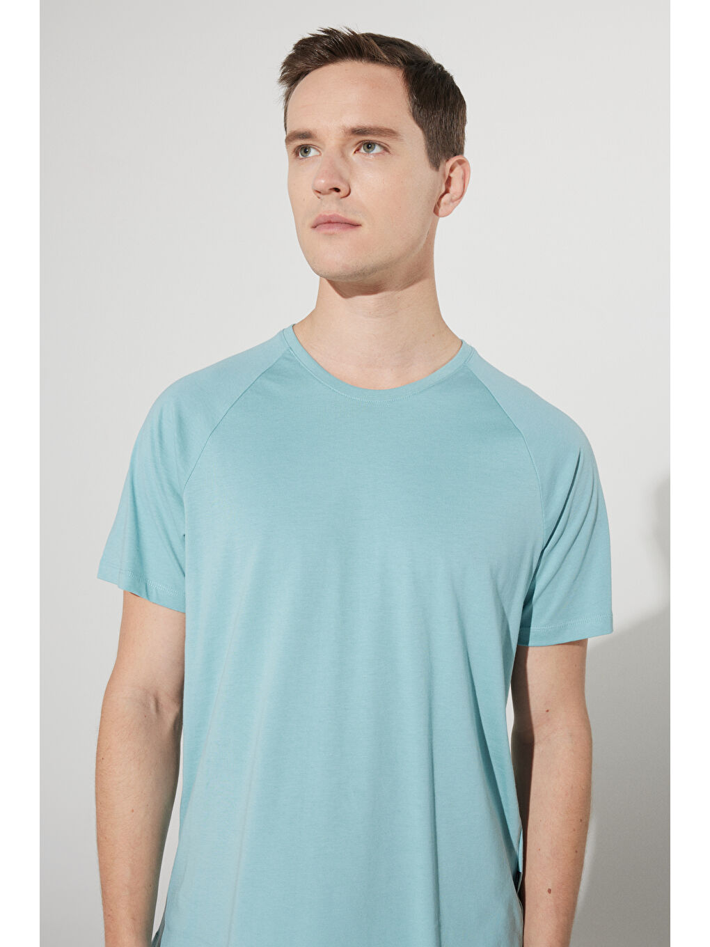 Erkek Petrol Slim Fit Dar Kesim Bisiklet Yaka Pamuklu Kısa Kollu Tişört-2