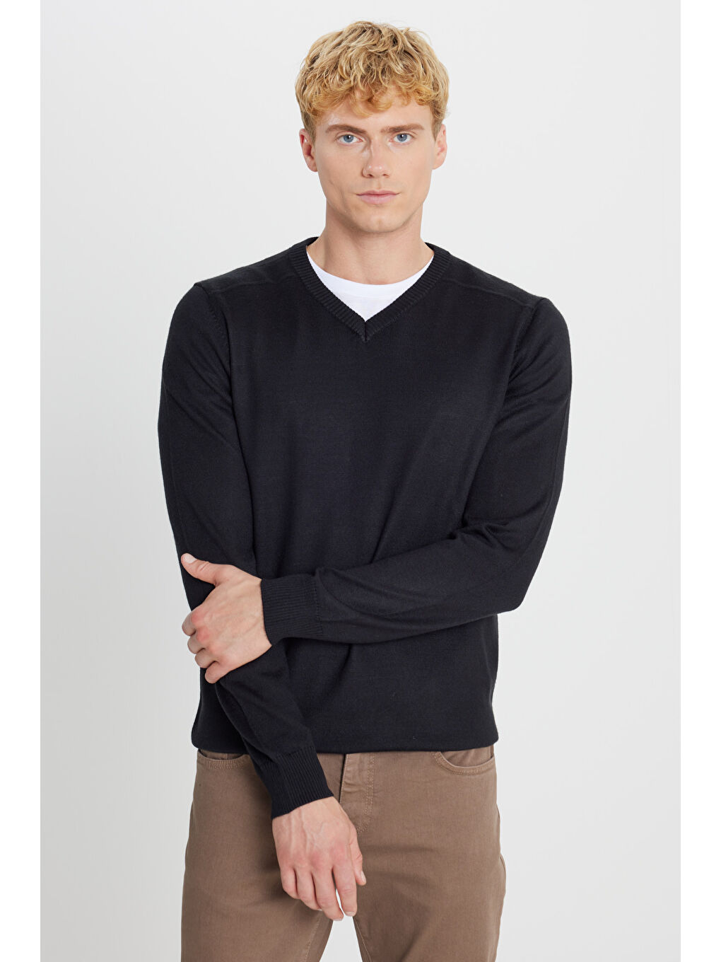 Erkek Siyah Yünlü Standart Fit Normal Kesim V Yaka Triko Basic Kazak-2