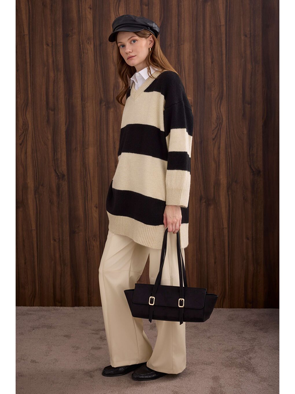 Çizgili V Yaka Kazak Kemik-Siyah-2