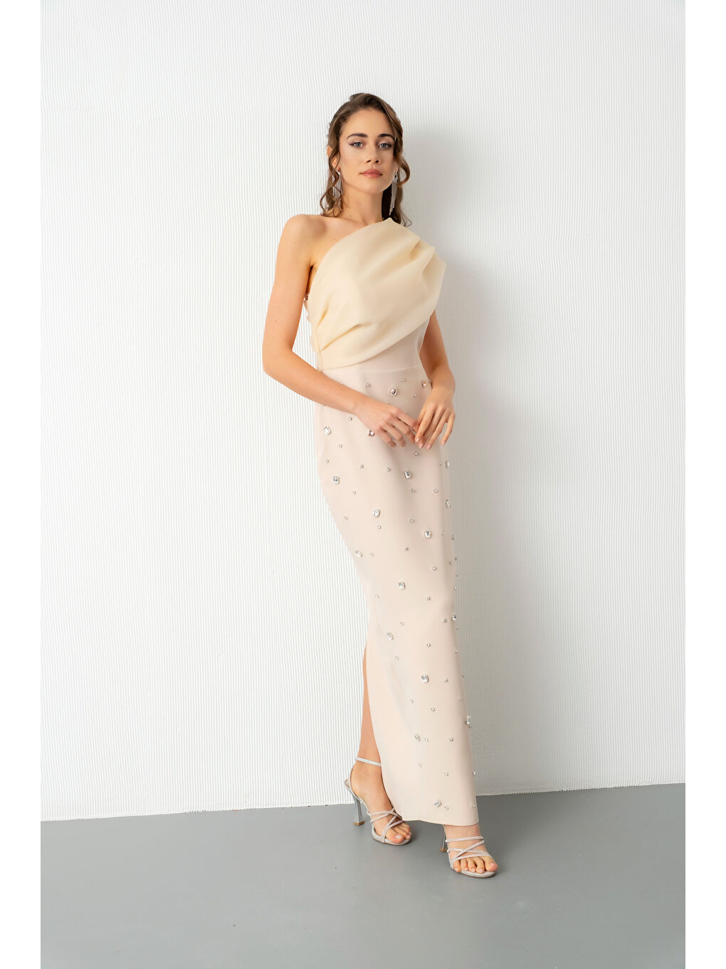 Kadın Bej Tek Omuz Taşlı Söz Nişan Nikah Abiye Elbise