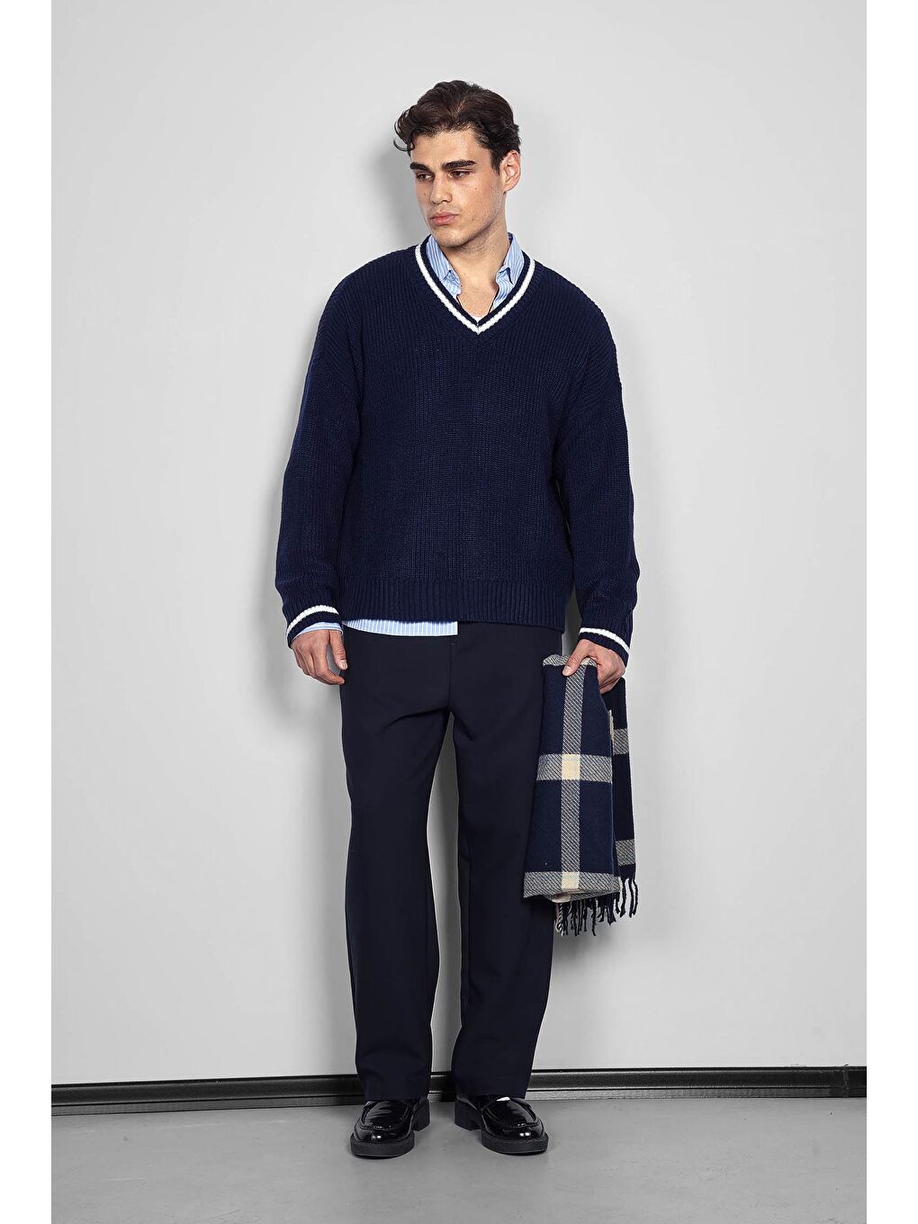 Erkek V Yaka Oversize Kontrast Detaylı %100 Pamuk Kazak Lacivert-2