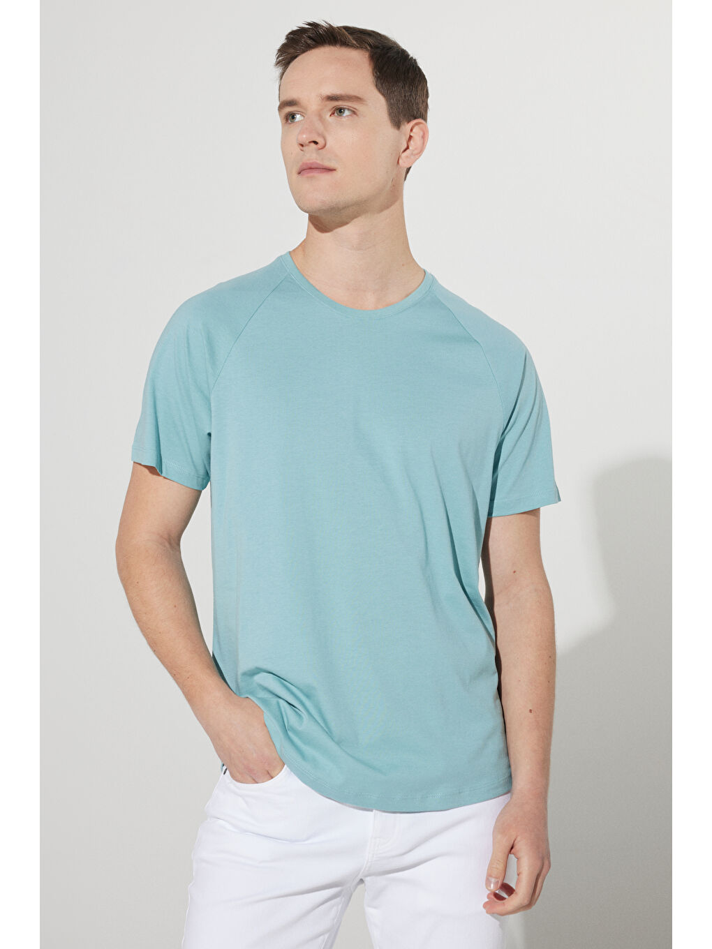 Erkek Petrol Slim Fit Dar Kesim Bisiklet Yaka Pamuklu Kısa Kollu Tişört-4