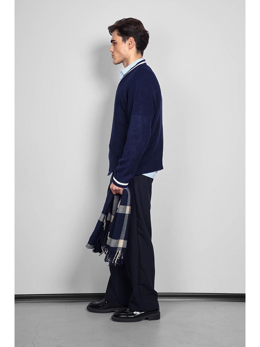 Erkek V Yaka Oversize Kontrast Detaylı %100 Pamuk Kazak Lacivert-4