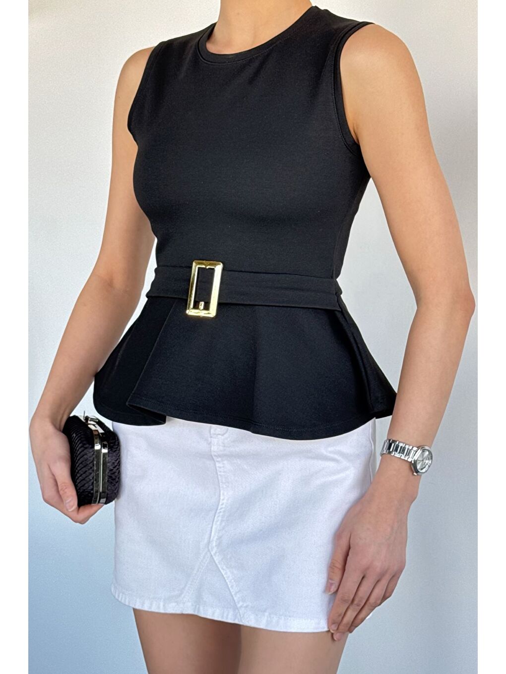 Siyah Kadın Kemer Detaylı Gold Tokalı Volan Bluz-2