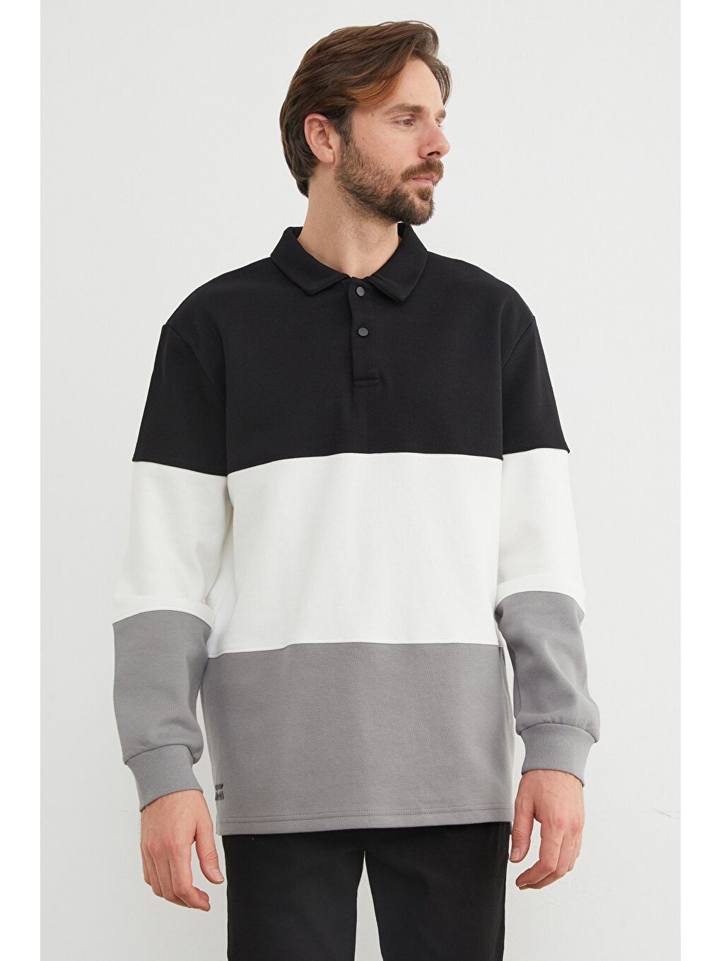 Siyah Renk Bloklu Polo Yaka Yarım Düğmeli Pike Sweatshirt-1
