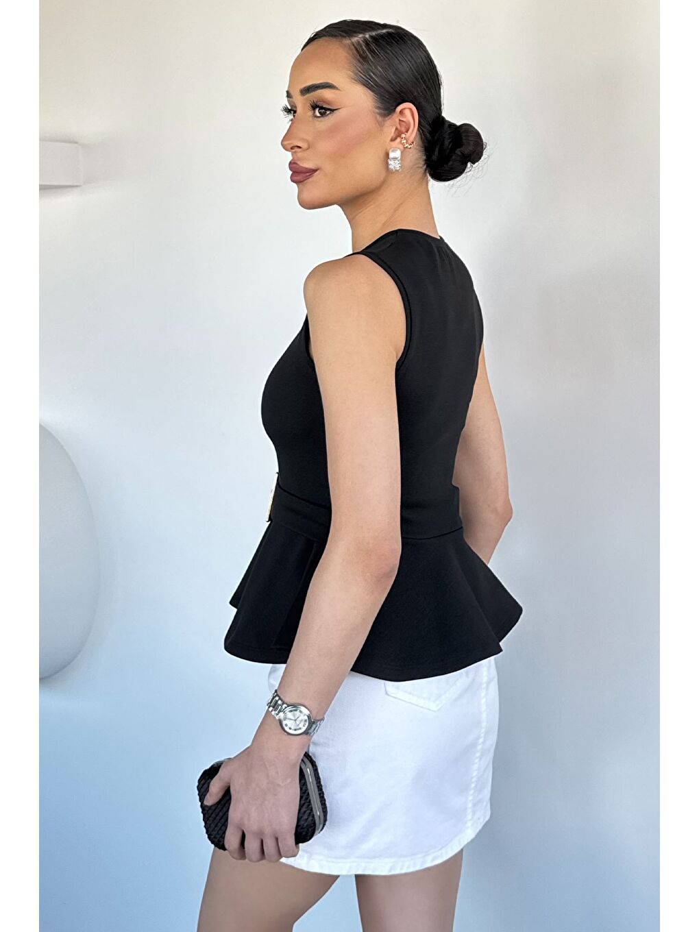 Siyah Kadın Kemer Detaylı Gold Tokalı Volan Bluz-3