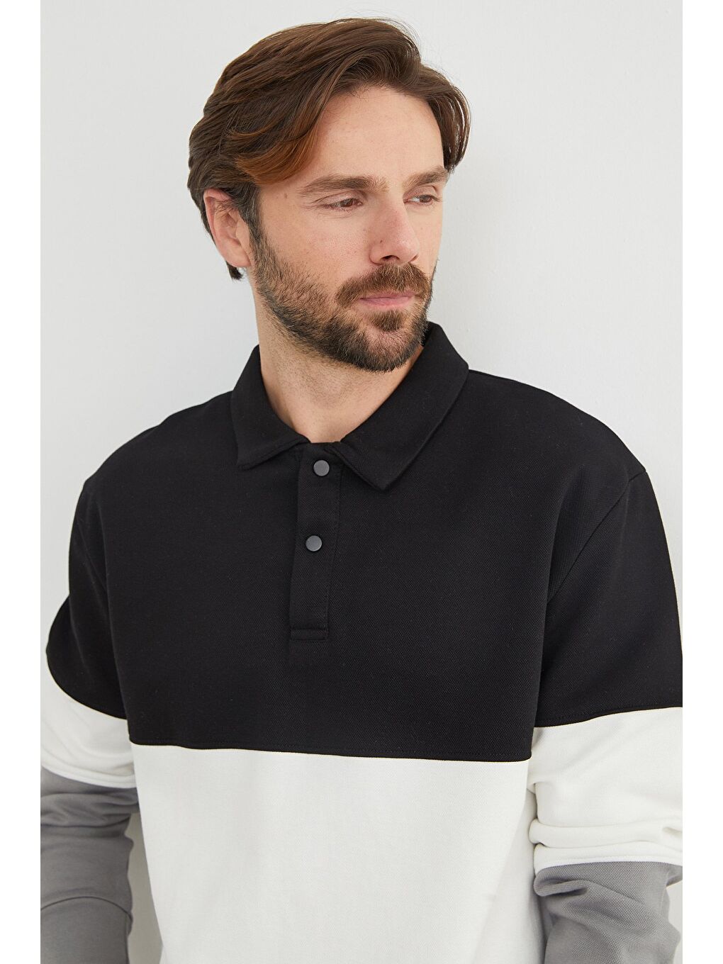 Siyah Renk Bloklu Polo Yaka Yarım Düğmeli Pike Sweatshirt-3