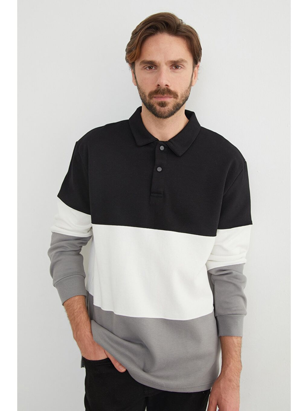 Siyah Renk Bloklu Polo Yaka Yarım Düğmeli Pike Sweatshirt-4