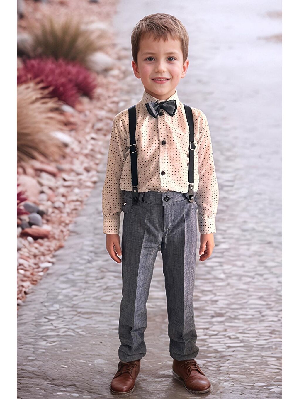 Erkek Bebek Desenli Gömlek, Papyon ve Askılı Mavi Pantolon Alt Üst Takım