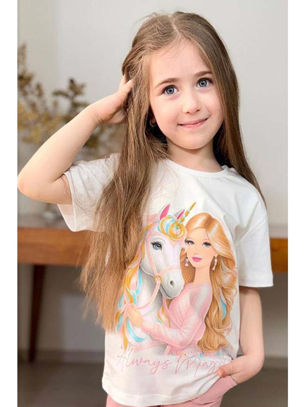 Pembe Kız Çocuk Üzeri Digital Bebek ve At Baskılı Penye T-Shirt Pudra Şortlu Takım-1