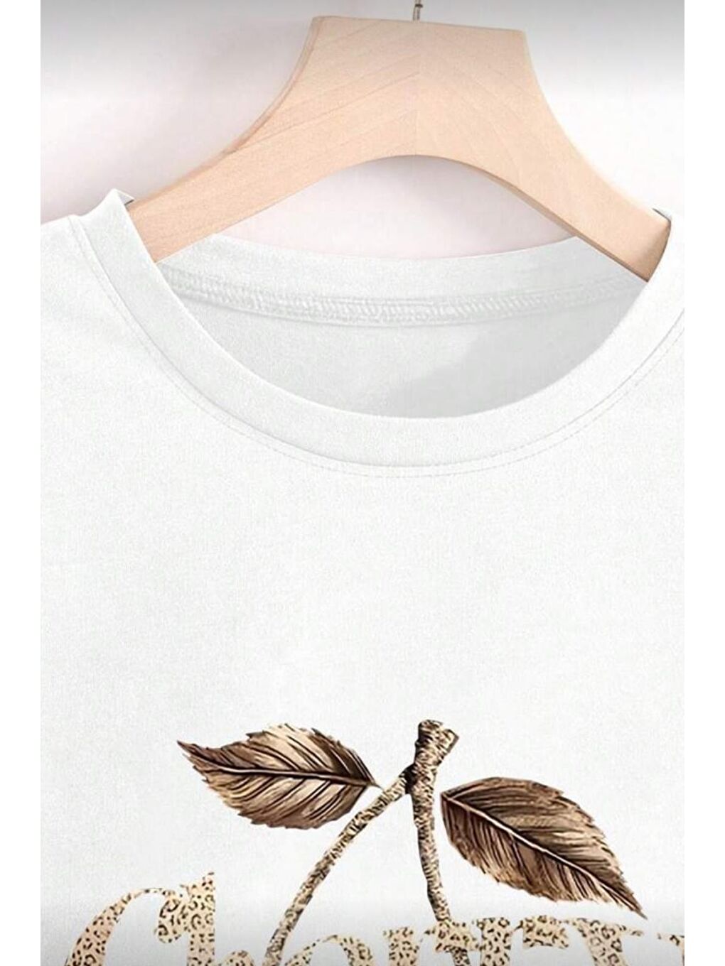Beyaz Gold Cherry Kadın Oversize Ön Baskılı Bisiklet Yaka Pamuklu T-Shirt Rahat Kesim-2