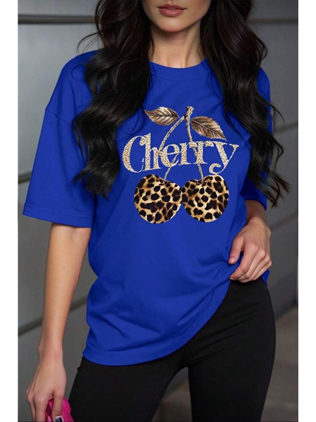 Mavi Gold Cherry Kadın Oversize Ön Baskılı Bisiklet Yaka Pamuklu T-Shirt Rahat Kesim