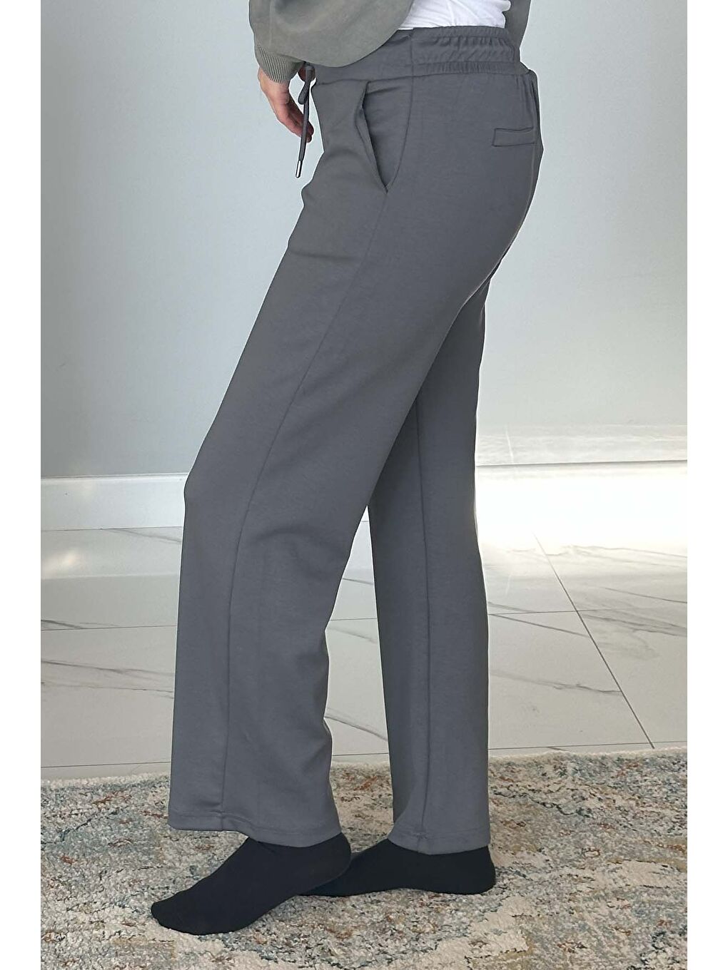 Gri Beli Lastikli Pantolon Görünümlü Bol Paça Kadın Eşofman Altı 8015 Füme-1