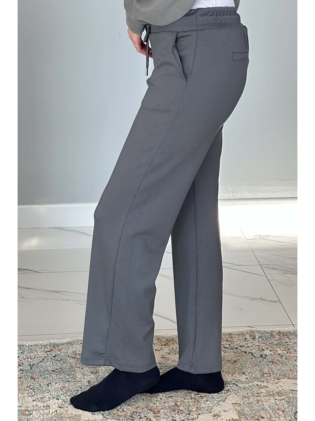 Gri Beli Lastikli Pantolon Görünümlü Bol Paça Kadın Eşofman Altı 8015 Füme-2