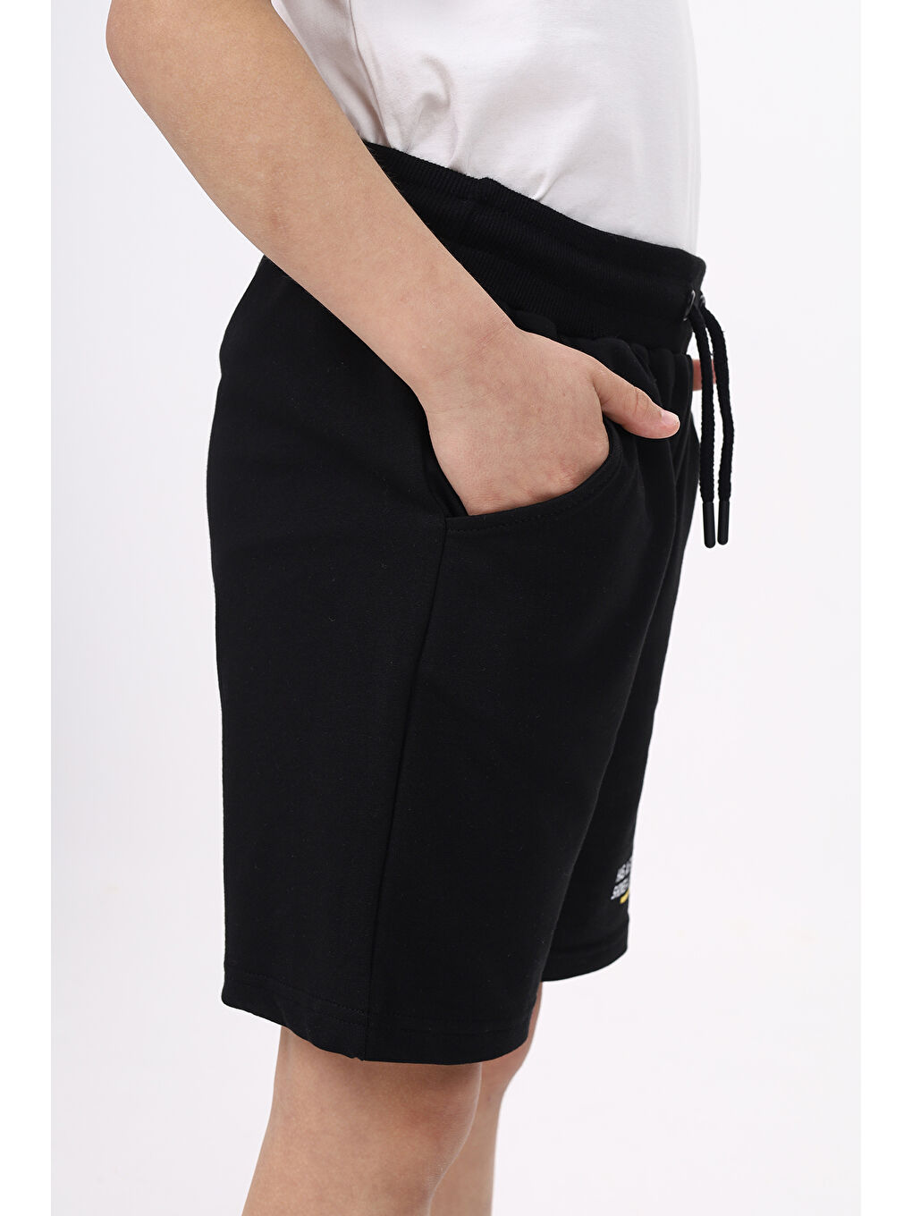 Siyah Erkek Çocuk Baskılı Şort-1