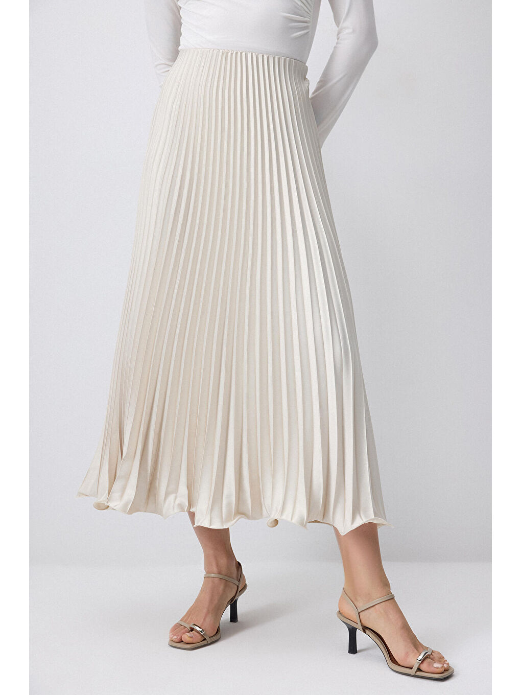 Bej Etek Ucu Detaylı Piliseli Etek-2