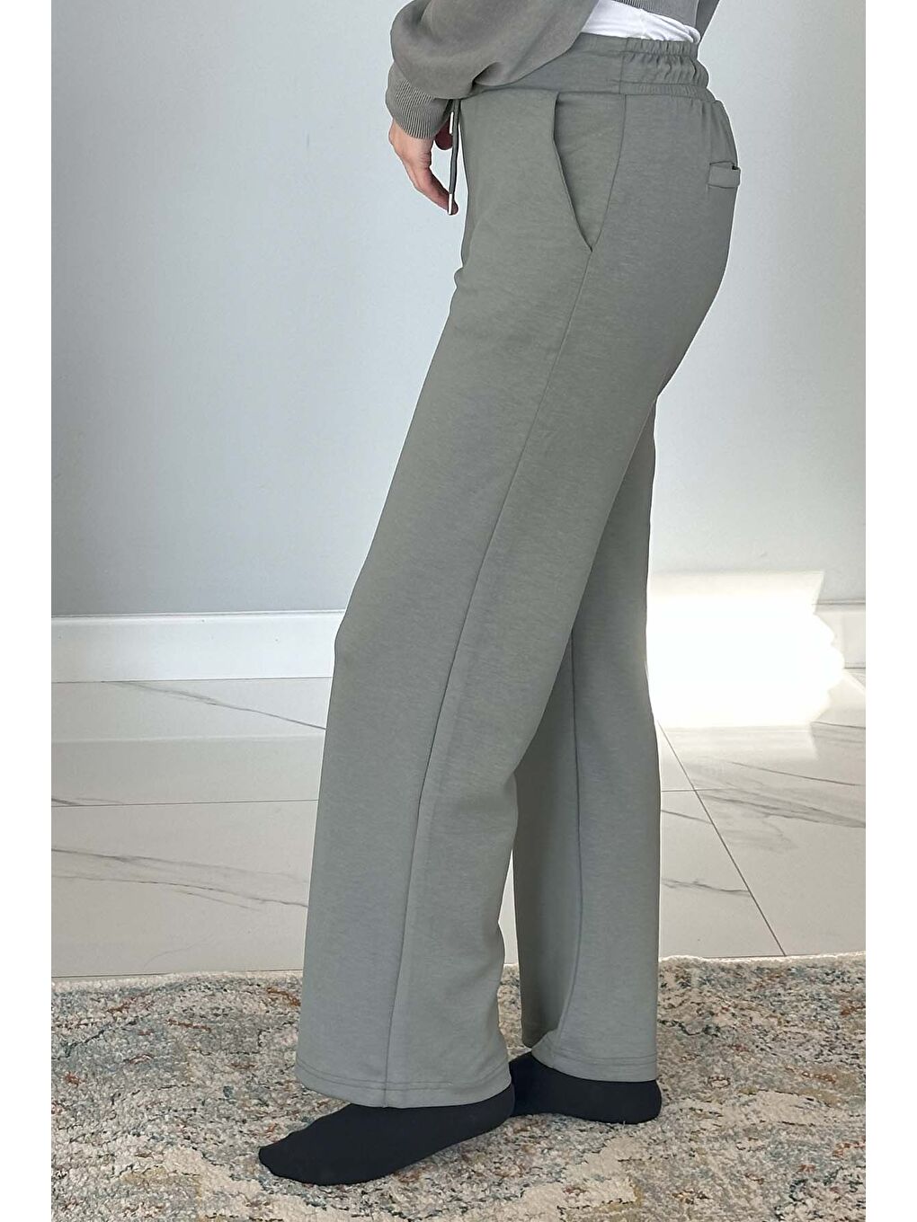 Yeşil Beli Lastikli Pantolon Görünümlü Bol Paça Kadın Eşofman Altı 8015 Mint-1