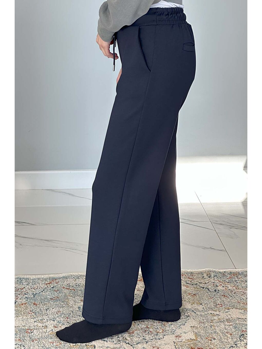 Beli Lastikli Pantolon Görünümlü Bol Paça Kadın Eşofman Altı 8015 Lacivert-1