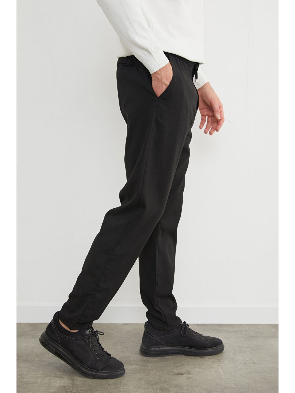 Siyah Beli Lastikli Bağcıklı Kumaş Pantolon-3