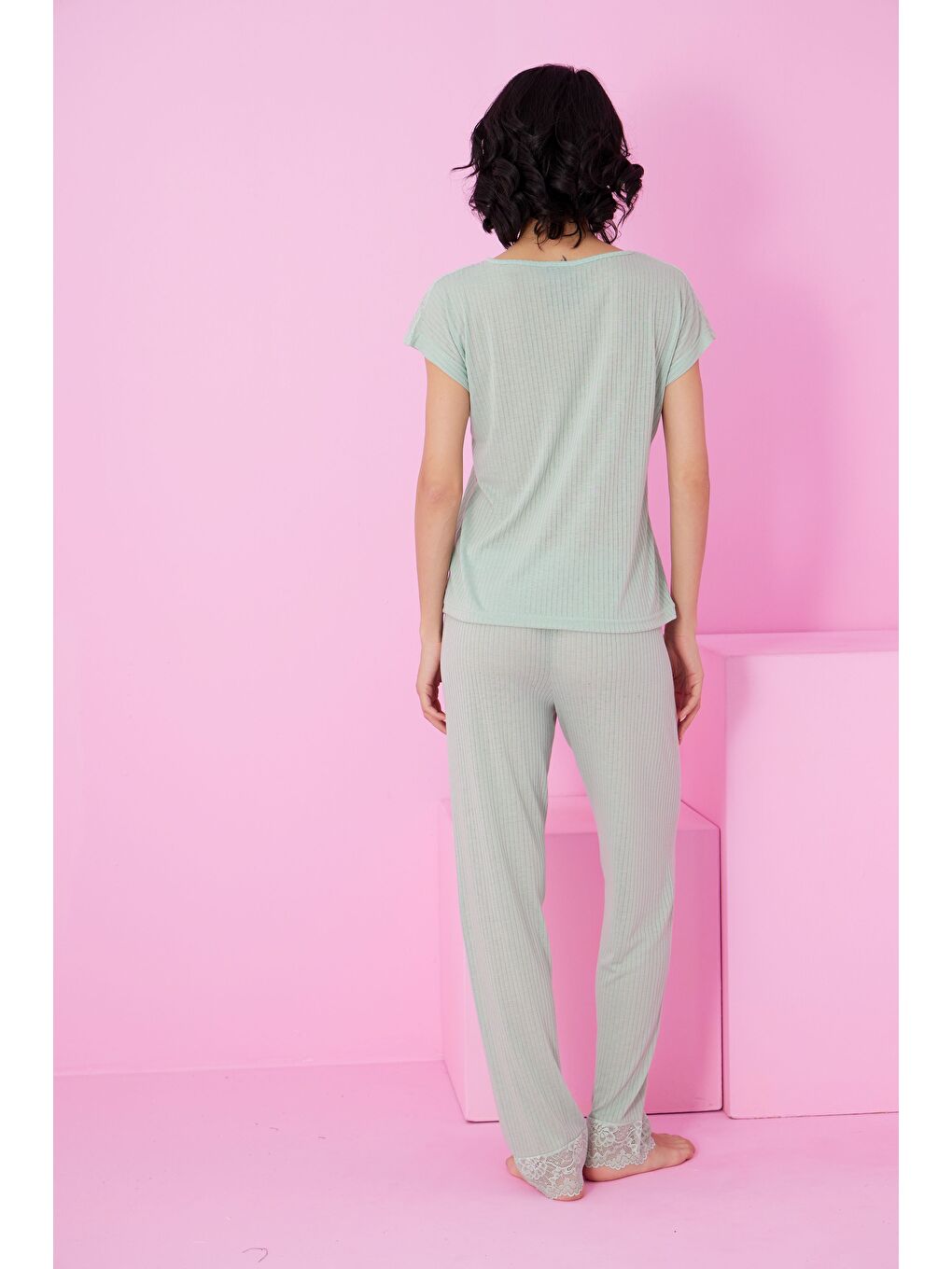 Yeşil Soft Touch İnce Mevsimlik Dantel Detaylı Örme Pijama Takım7864-2