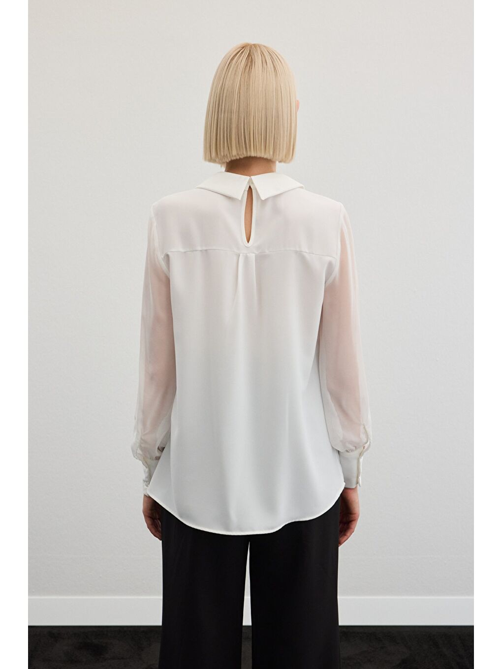 Aksesuarlı Salaş Bluz - Ekru-7