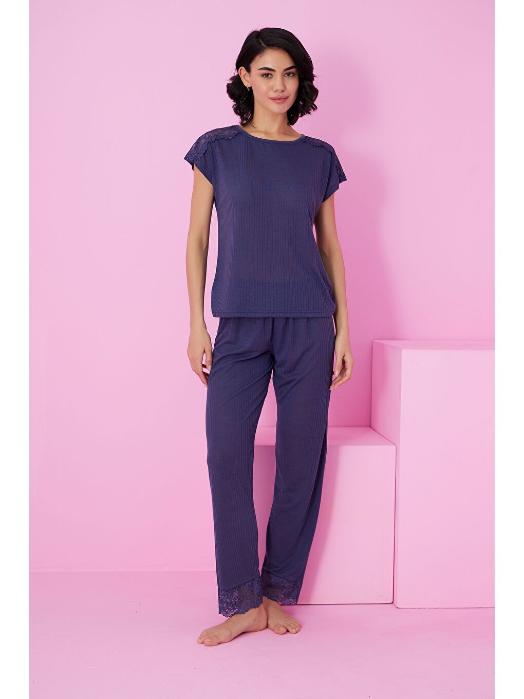 Lacivert Soft Touch İnce Mevsimlik Dantel Detaylı Örme Pijama Takım7864-1