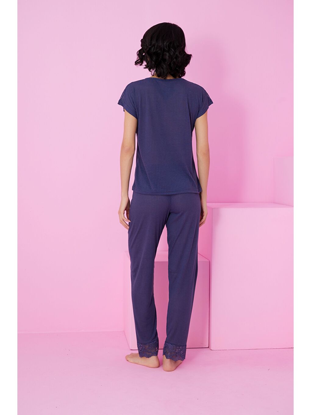 Lacivert Soft Touch İnce Mevsimlik Dantel Detaylı Örme Pijama Takım7864-2